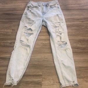 Stonewashed American eagle ripped jeans